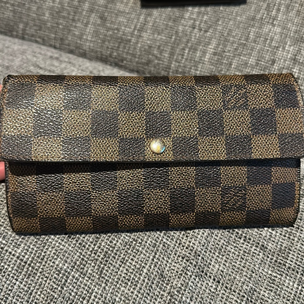 Gently Used Authentic Louis Vuitton Wallet with Dust bag